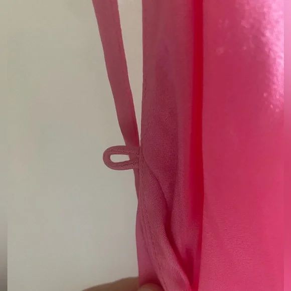 Revolve pink bridesmaid dress, Size M. No alterations done. - Picture 6 of 9
